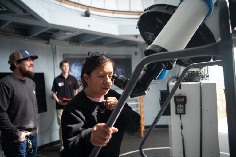 solar-viewing-in-Palmer-Observatory_credit-SBMNH