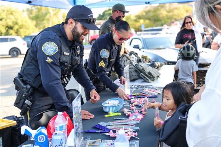 Santa-Barbara-Police-Officers-Greeting-Children