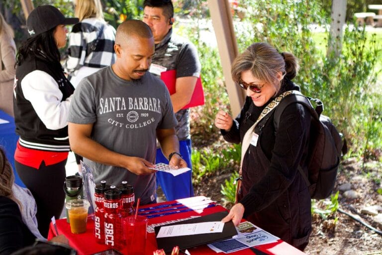 AZWakeCampusJobFair-19-4-x-6-300dpi